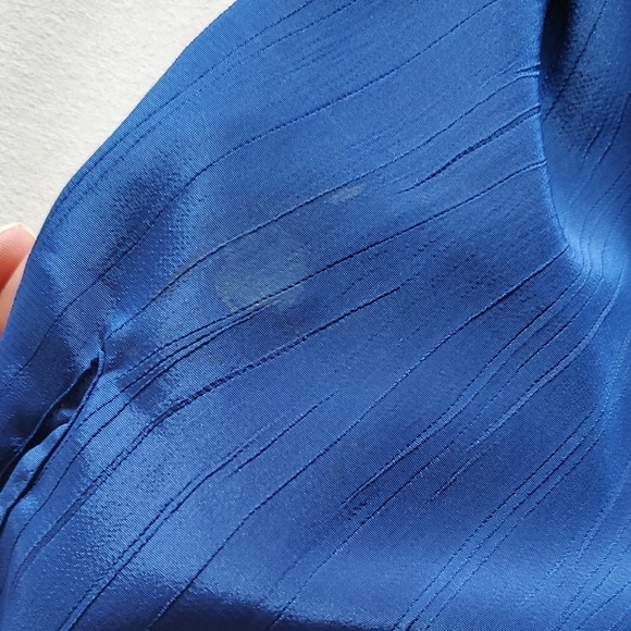 Vintage Elegant Blue Women's Top With Embroidery And Button Down On Back - Picture 6 of 6